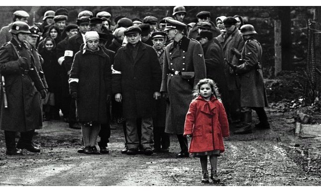 “Un paio di scarpette rosse” di Joyce Lussu: la più struggente poesia sulla Shoah