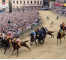 Il Palio dell'Assunta di Siena raccontato dagli scrittori