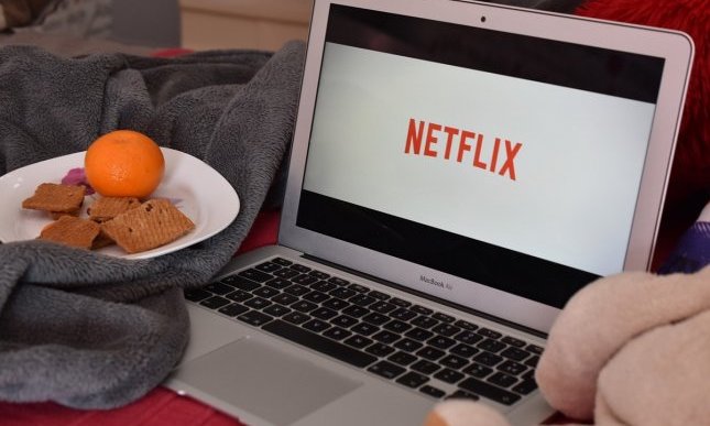 Netflix: catalogo dicembre 2020 con serie tv e film tratti da libri