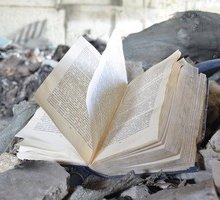 Messina, i netturbini salvano i libri dai rifiuti per dare loro una nuova vita