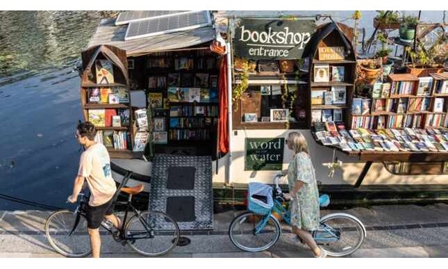 Word on the water, la libreria galleggiante di Londra: ecco dove si trova