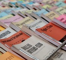 Preposizione prima di un titolo di un libro: come si scrive?