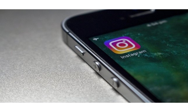 Instagram down: libri e idee per ingannare l'attesa