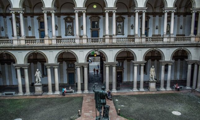 Biblioteca Nazionale Braidense: orari, regole per consultare e prendere in prestito libri