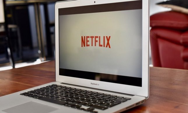 Catalogo Netflix giugno 2020: ecco film e serie tv da non perdere se amate leggere