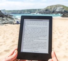 Vantaggi kindle in vacanza: 5 motivi per cui i lettori lo amano