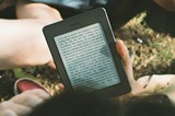 Kindle 2019, il nuovo e-reader con regolazione luce: caratteristiche e novità